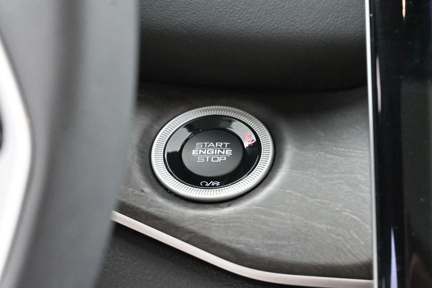 Used 2023 Rocky Mountain Pearlcoat Jeep 4xe image 29