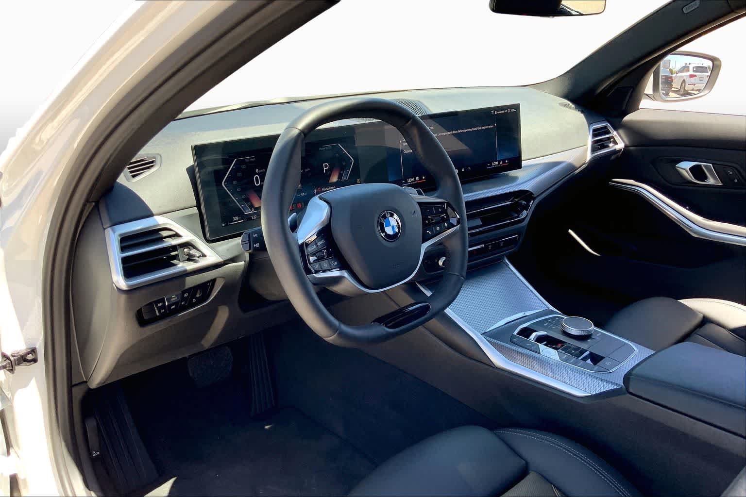 2025 BMW 3 Series 330i - Photo 18
