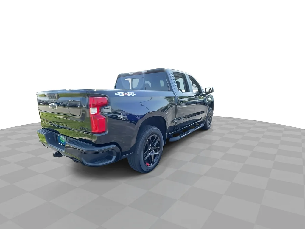 Used 2022 Black Chevrolet RST image 9