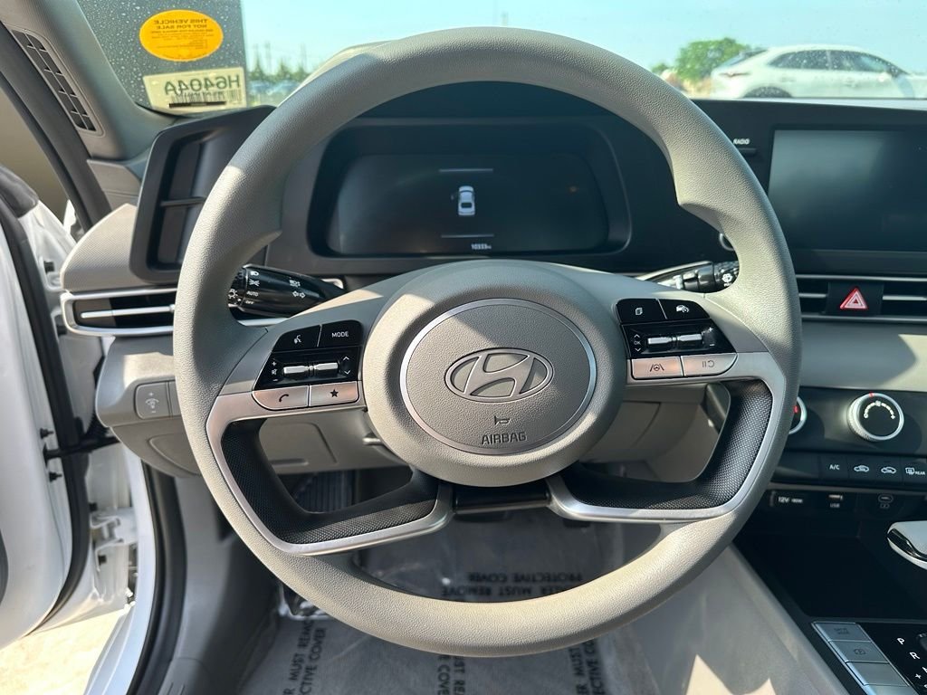 Used 2024 White Hyundai SE image 12