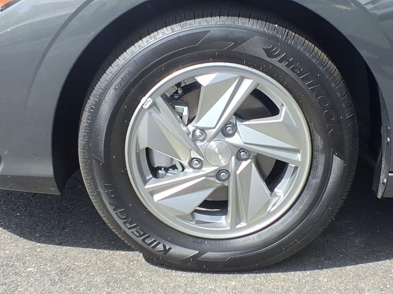 New 2026 Amazon Gray Hyundai SE image 11