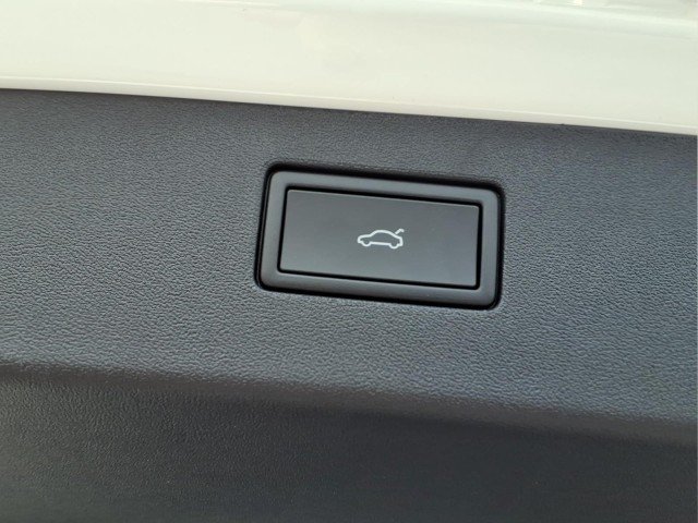 New 2026 Pure White Volkswagen SE 4Motion image 9