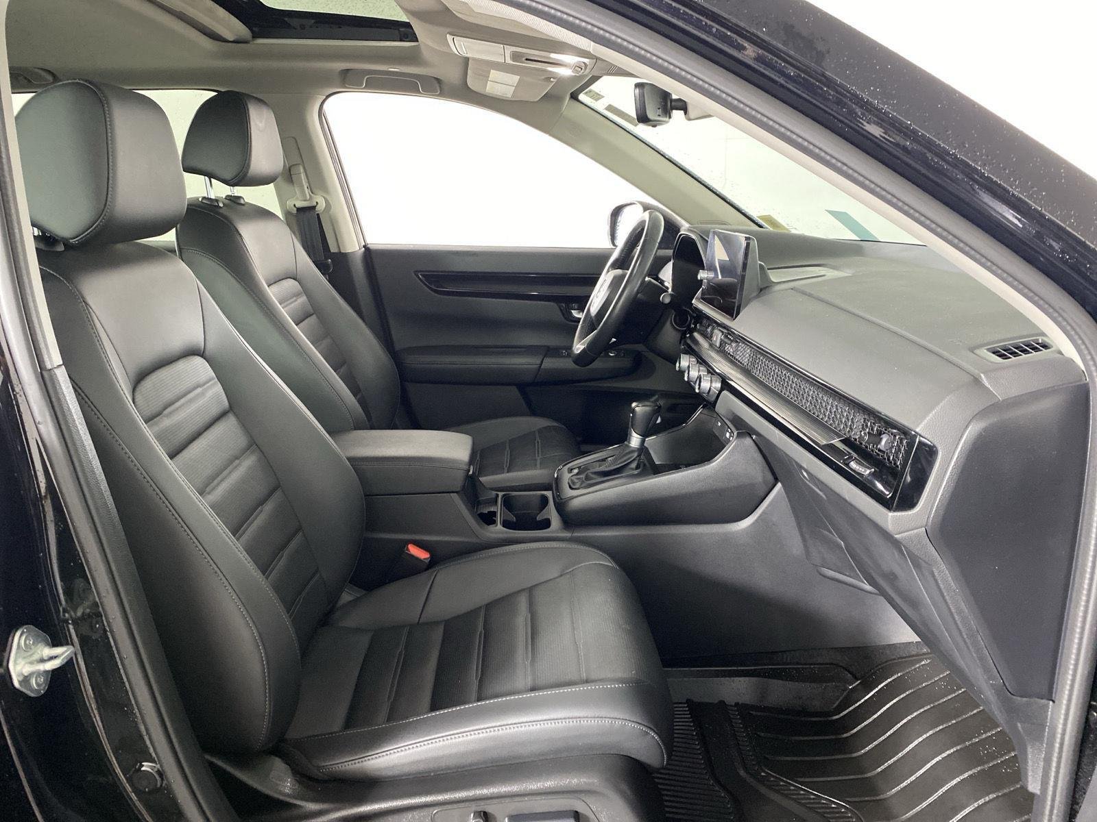 Used 2024 Crystal Black Pearl Honda EX-L image 28
