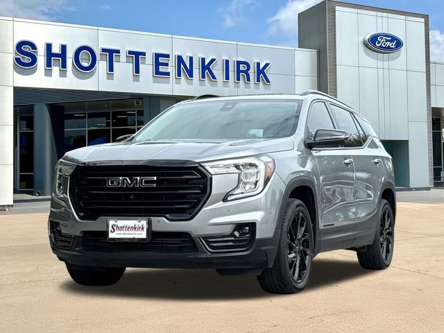 Used 2024 Silver GMC SLT image 3