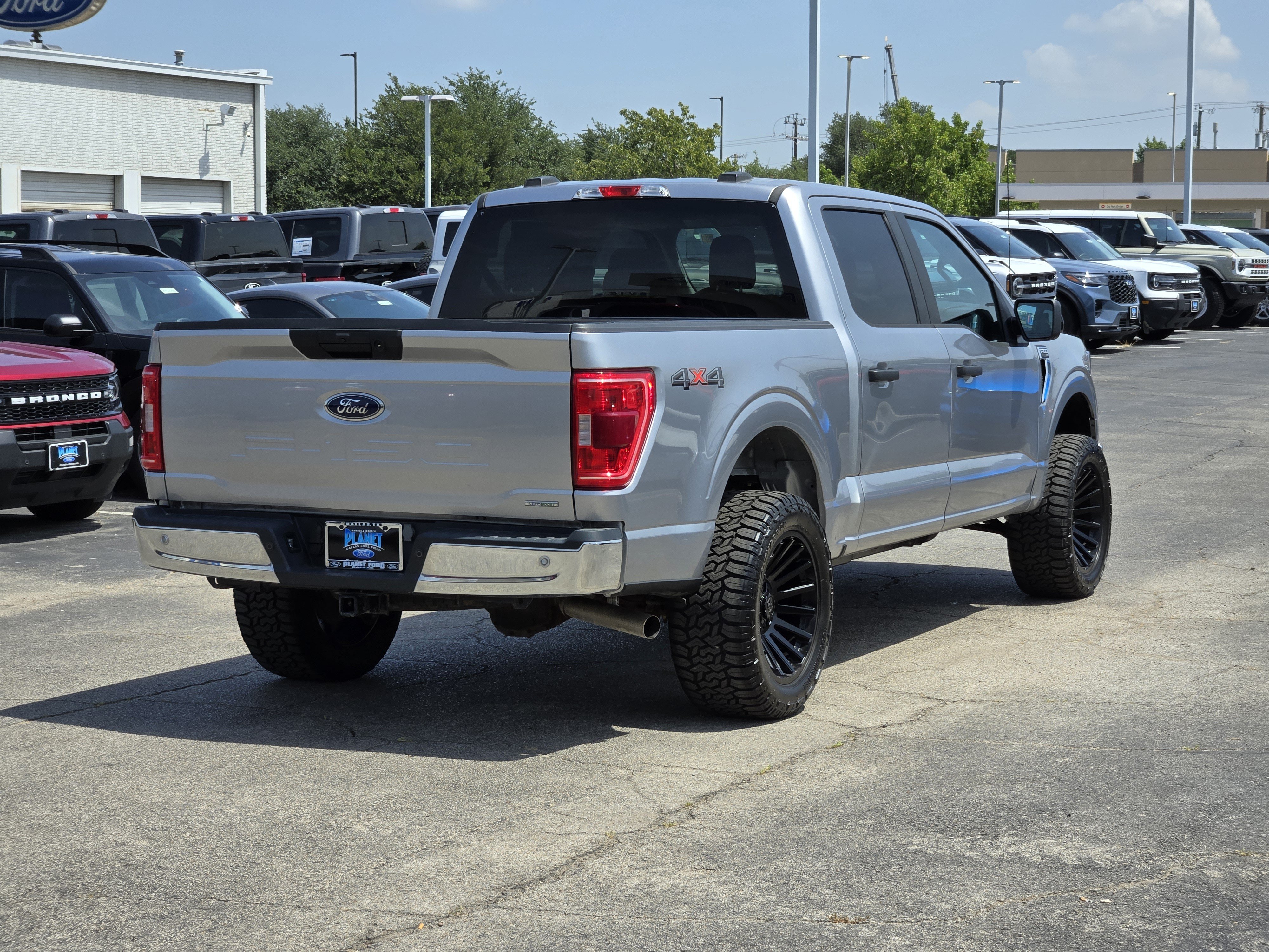 Used 2023 Silver Ford XLT image 7