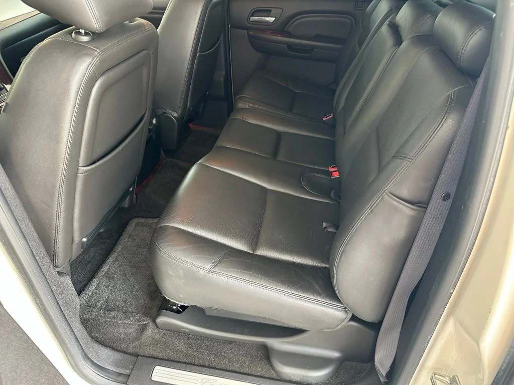 Used 2013 White Cadillac Premium image 24