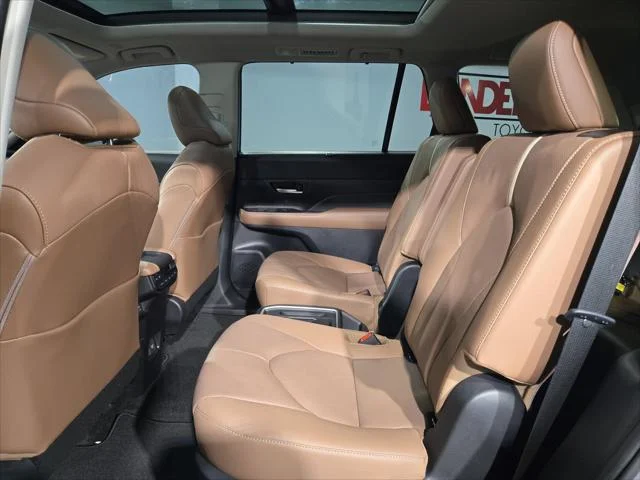 Certified Used 2026 PRECIOUS METAL Toyota  image 36