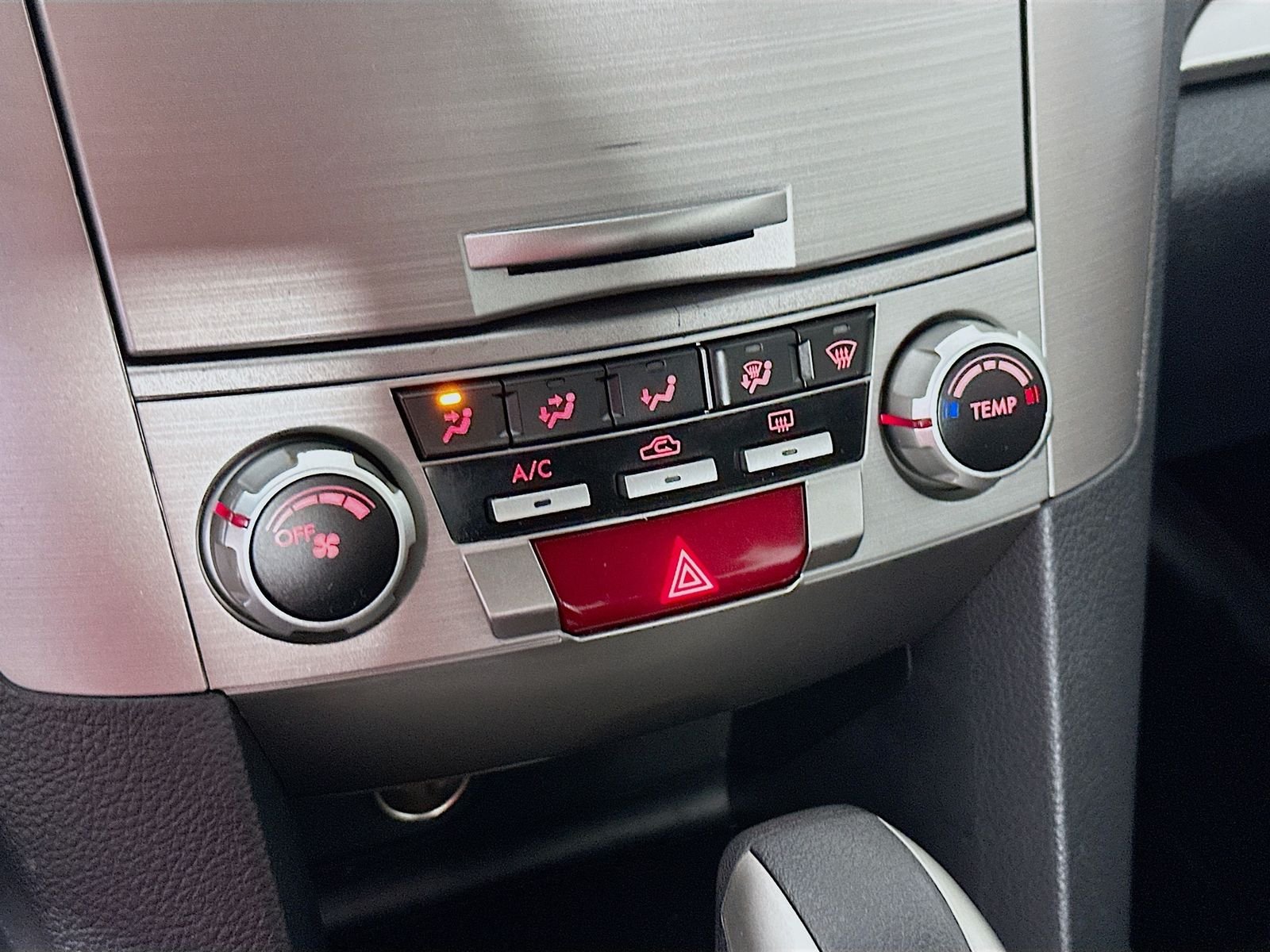 Used 2012 Ice Silver Metallic Subaru 2.5i image 14