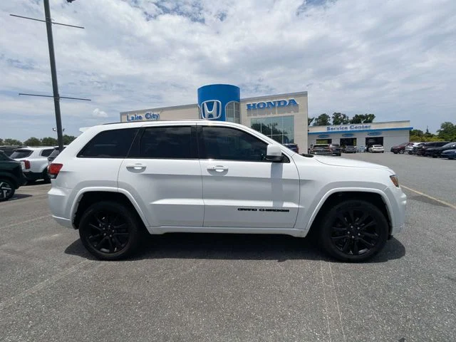 Used 2018 Jeep Grand Cherokee Altitude with VIN 1C4RJFAG5JC333927 for sale in Lake City, FL