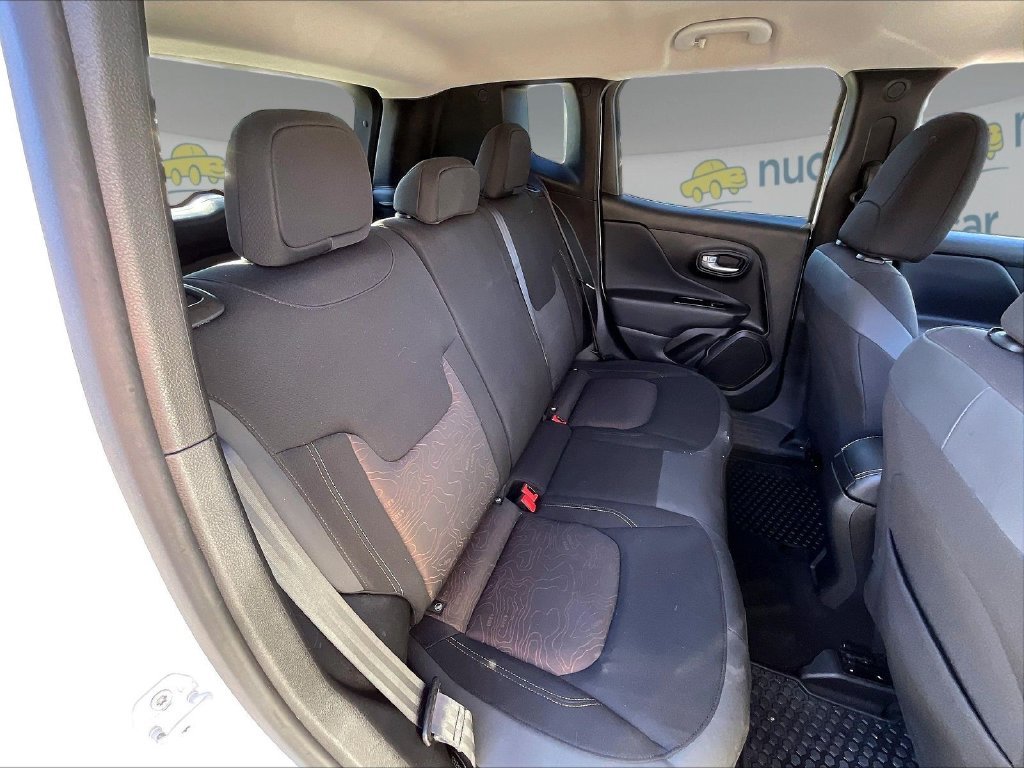 Used 2023 Alpine White Clearcoat Jeep Latitude image 15