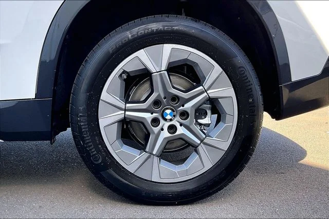 New 2026 Alpine White BMW xDrive28i image 11