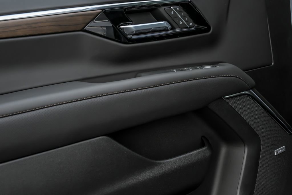 New 2026 Polar White Tricoat Chevrolet High Country image 6