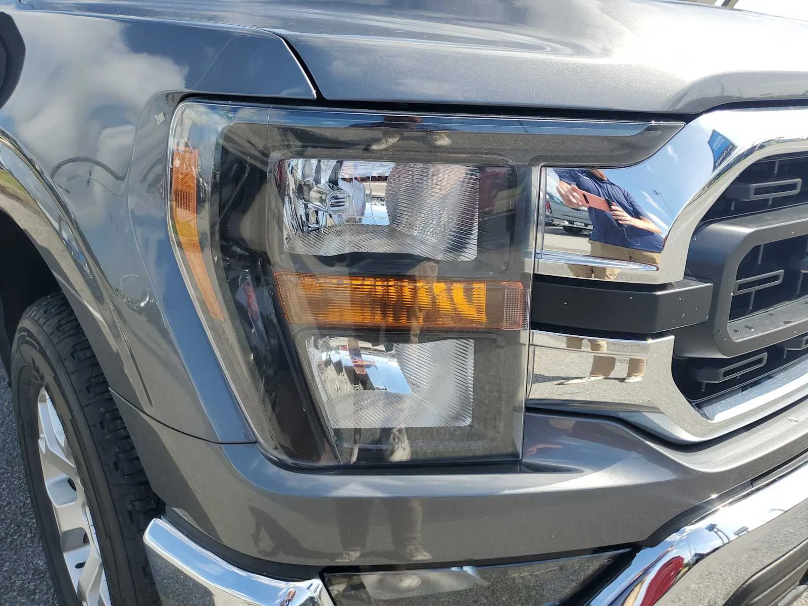 Used 2023 Gray Ford XL image 11