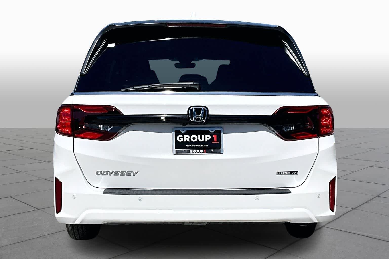 New 2026 Platinum White Pearl Honda Touring image 4