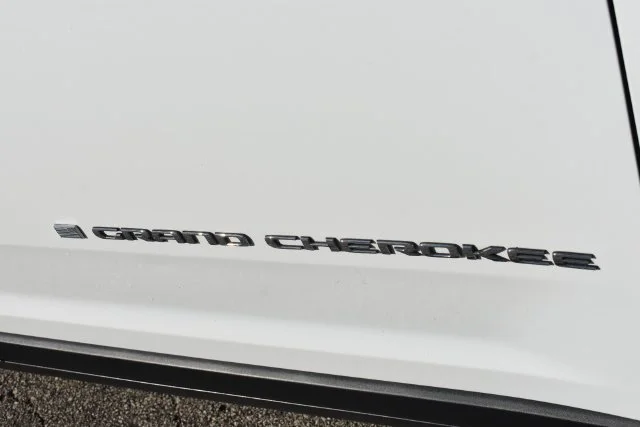Used 2023 White Jeep Limited image 13