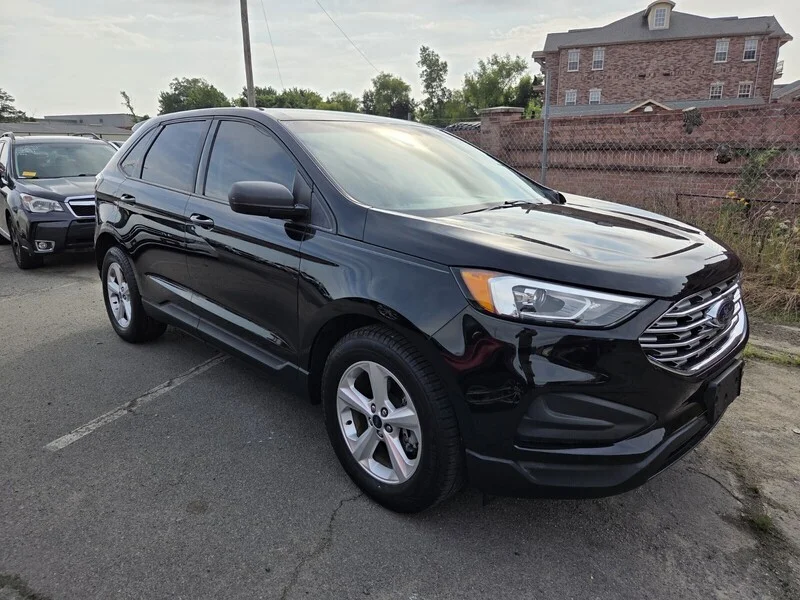 Used 2019 BLACK FORD SE FWD image 3