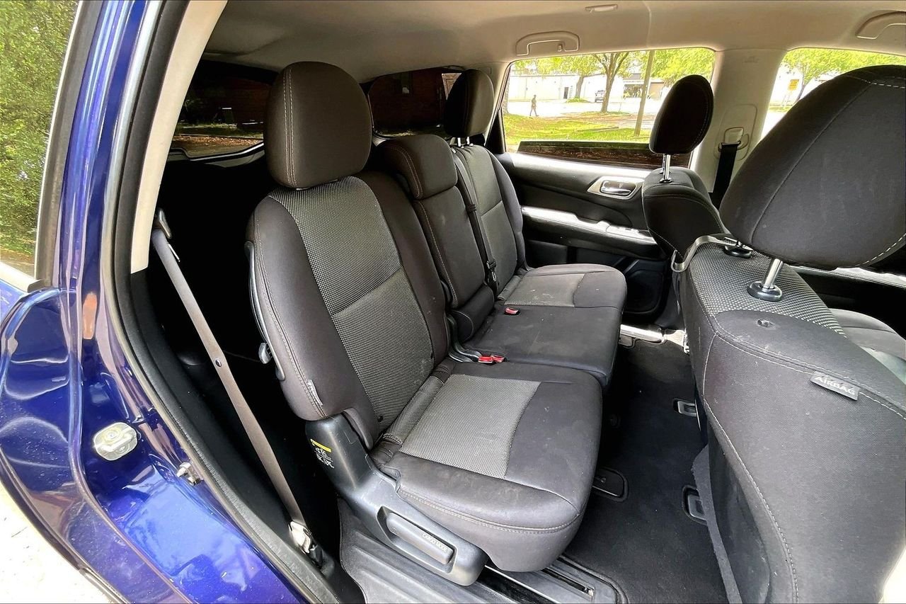 Used 2020 Blue Nissan S image 21