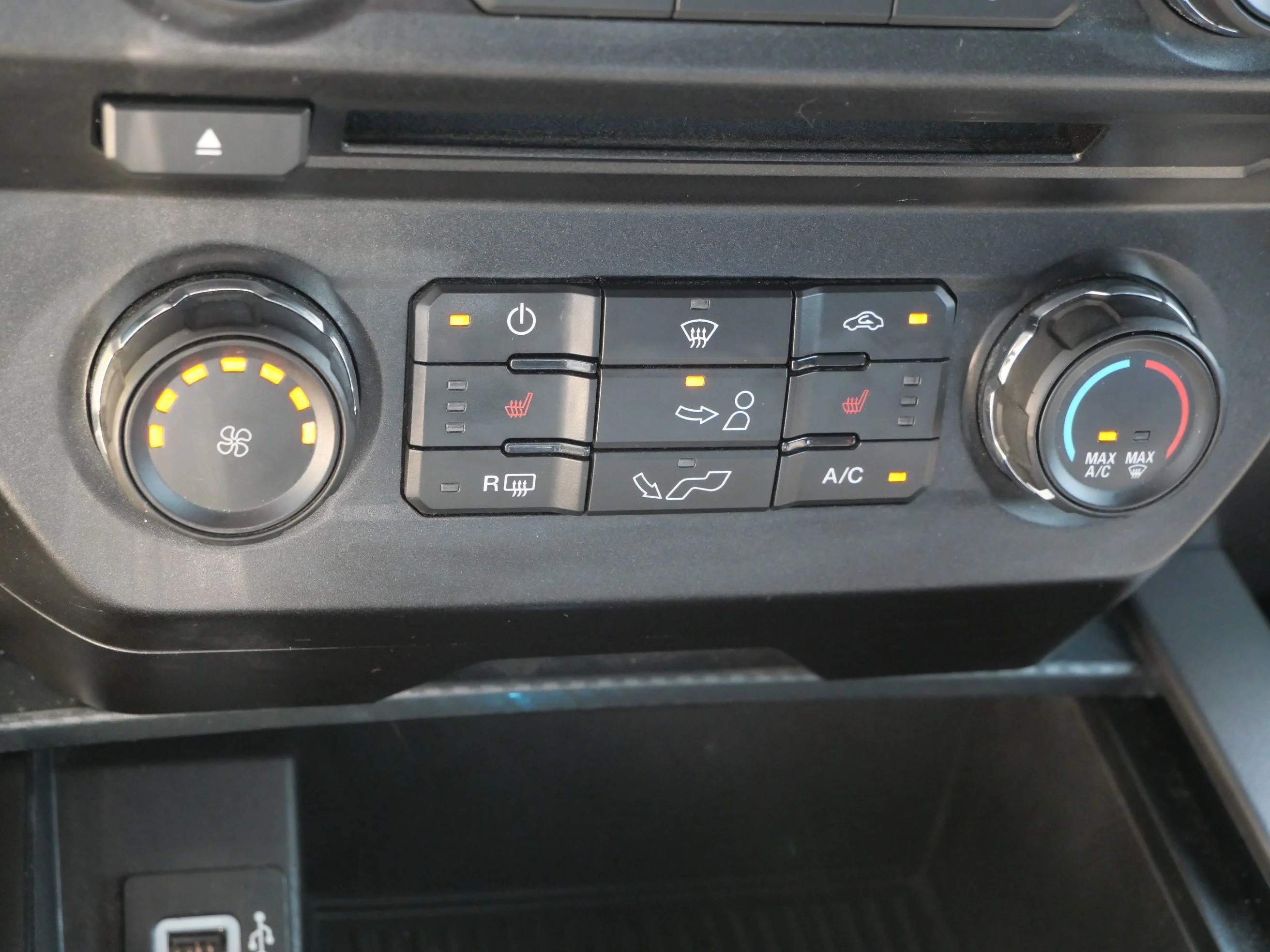 Used 2018 Ingot Silver Metallic Ford XLT image 23