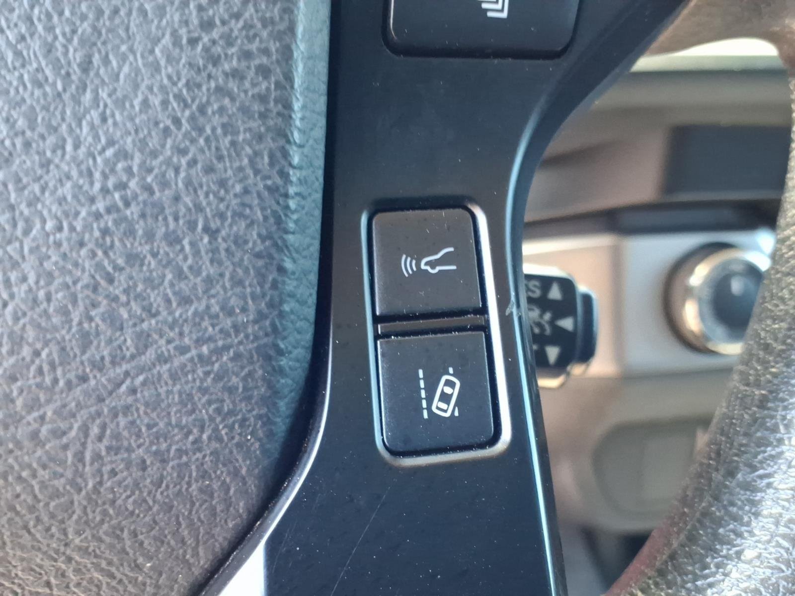 Used 2022 White Toyota SR image 8
