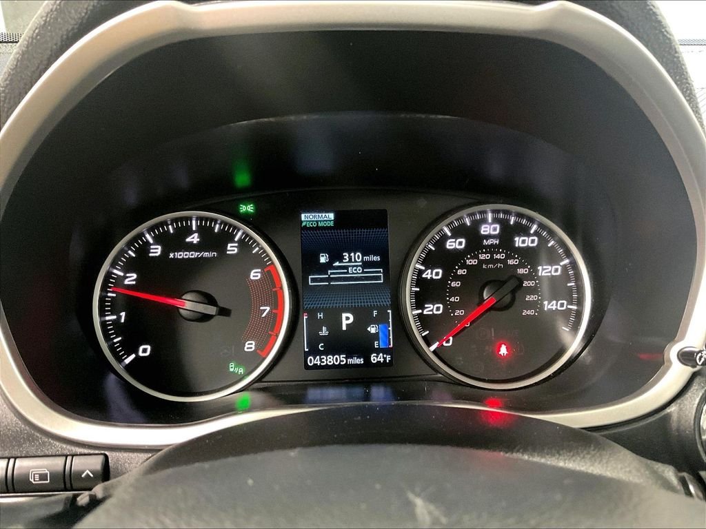 Used 2024 Silver Mitsubishi SE image 24