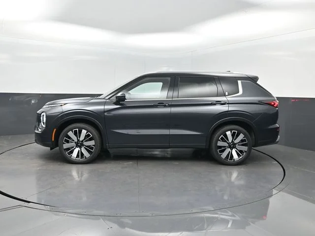 2025 Mitsubishi Outlander SEL - Photo 3