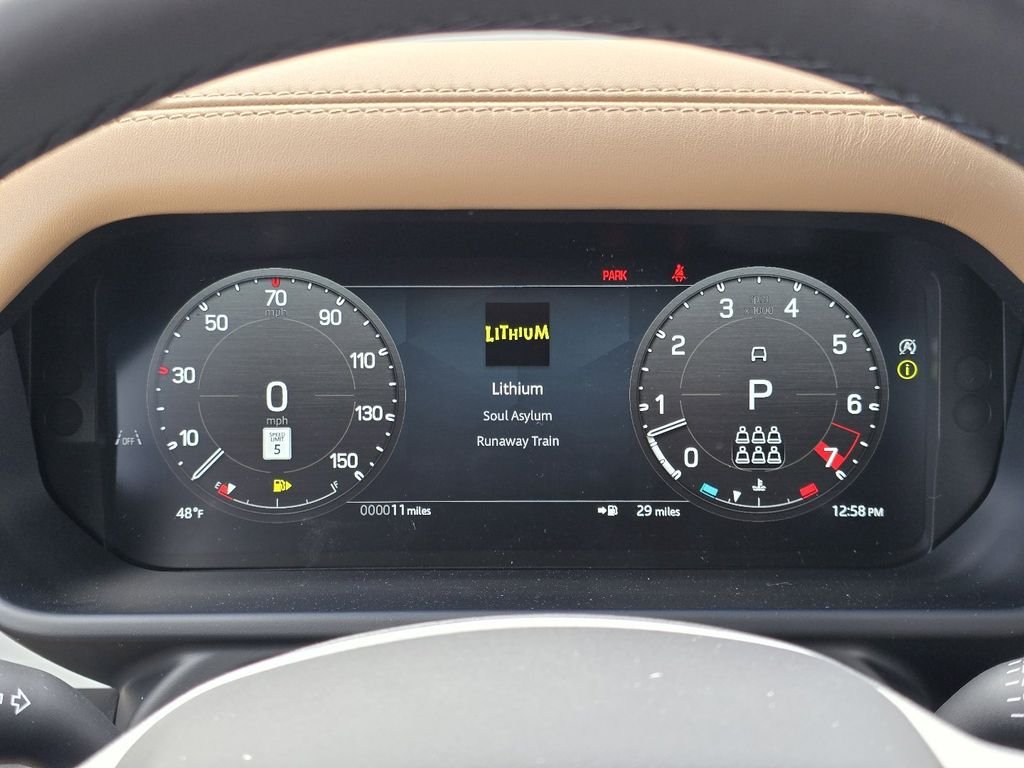 New 2026 Sedona Red Land Rover X-Dynamic se image 42