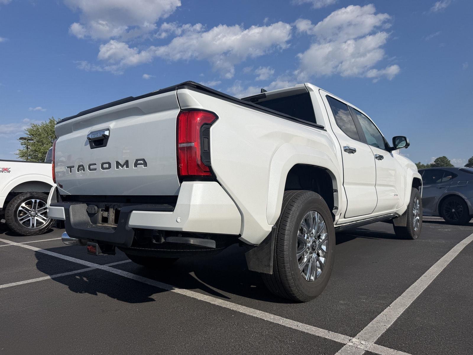 Used 2025 Wind Chill Pearl Toyota Limited image 20