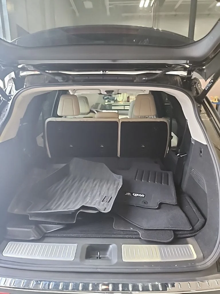 Used 2023 Black INFINITI LUXE image 11