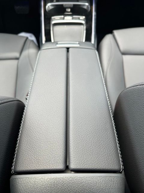 New 2026 Mountain Grey Metallic Mercedes-Benz GLB 250 image 35