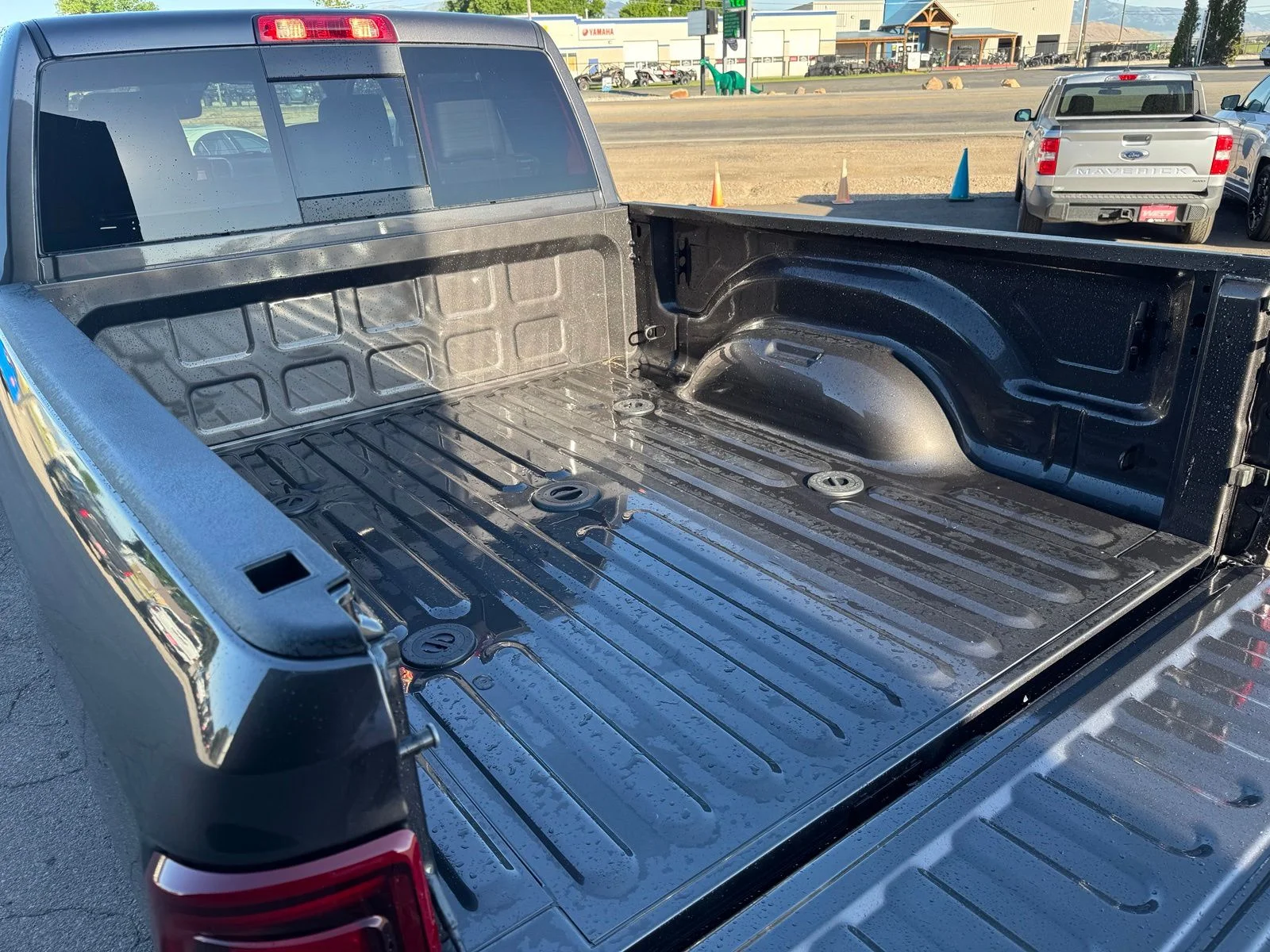 New 2026 Granite Crystal Metallic Clear-Coat Exterior Paint RAM Laramie image 9
