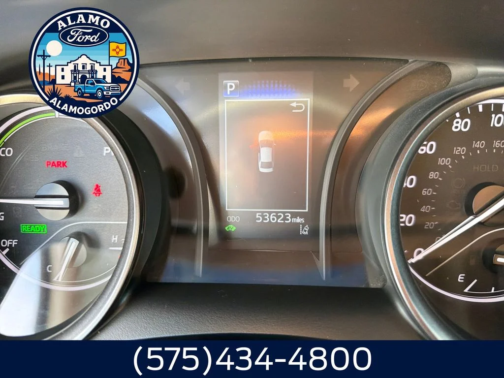 Used 2024 Ice Toyota SE image 16