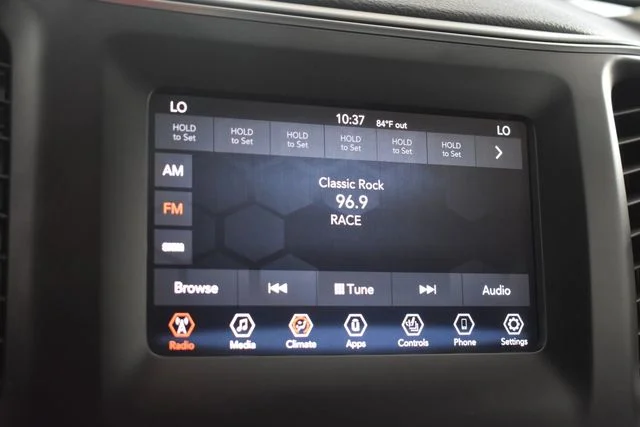 Used 2019 Silver Jeep Latitude Plus image 32