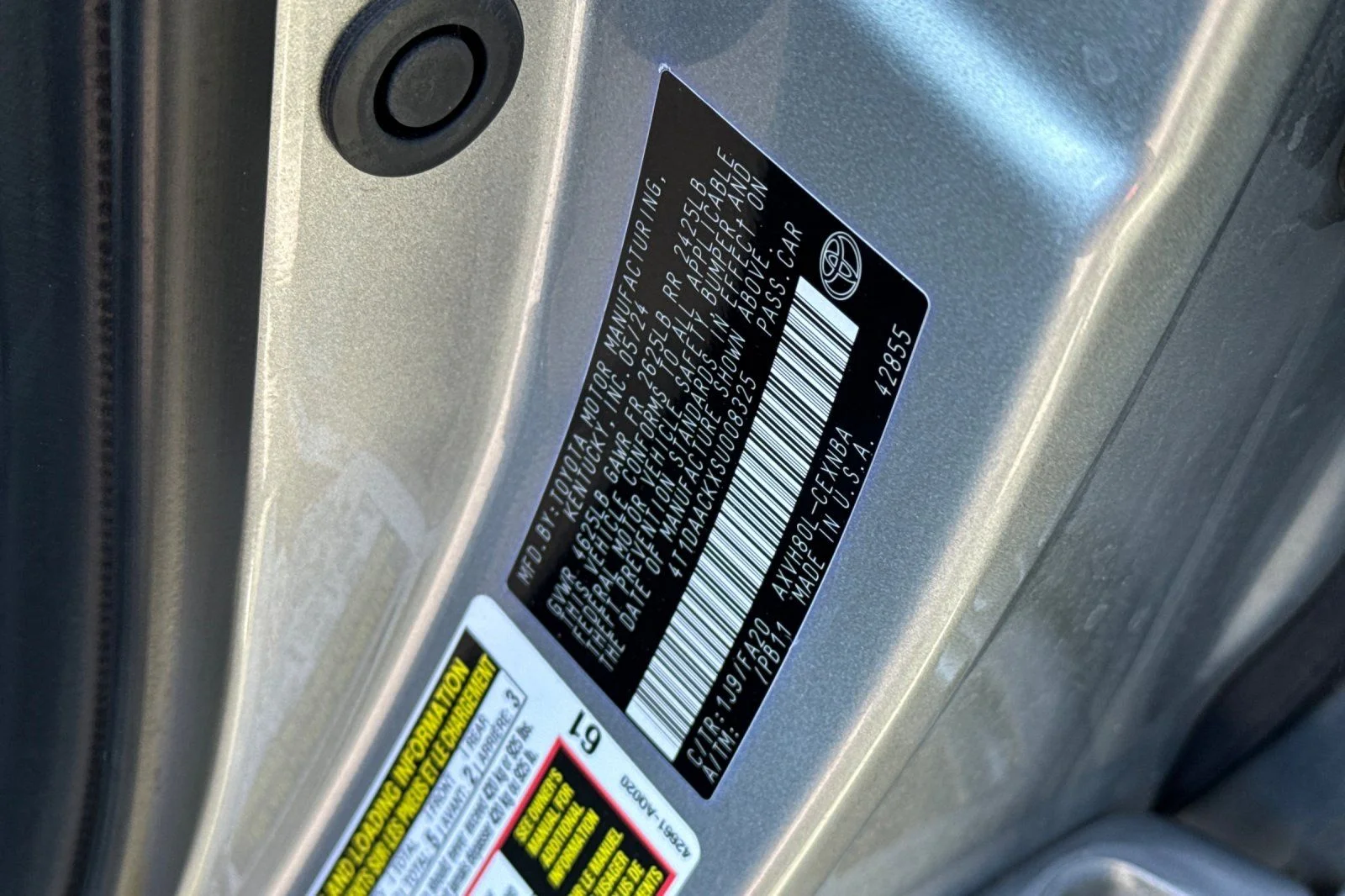 Used 2025 Silver Toyota LE image 29