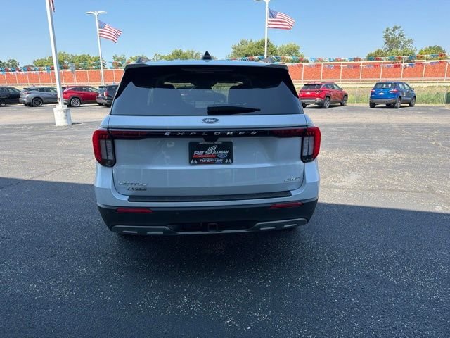 New 2026 Space White Metallic Ford Active image 23