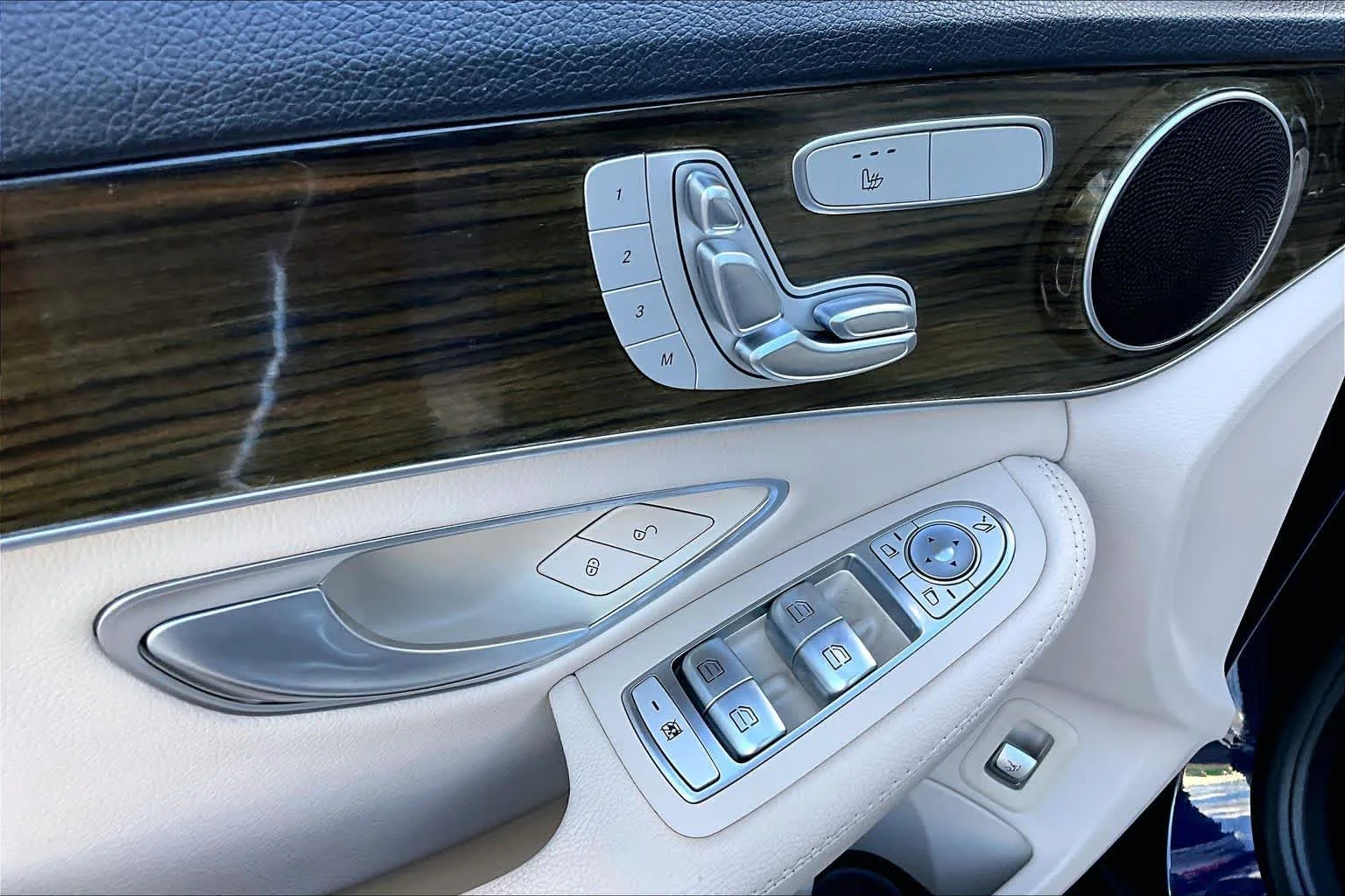 Used 2019 Lunar Blue Metallic Mercedes-Benz C 300 image 32