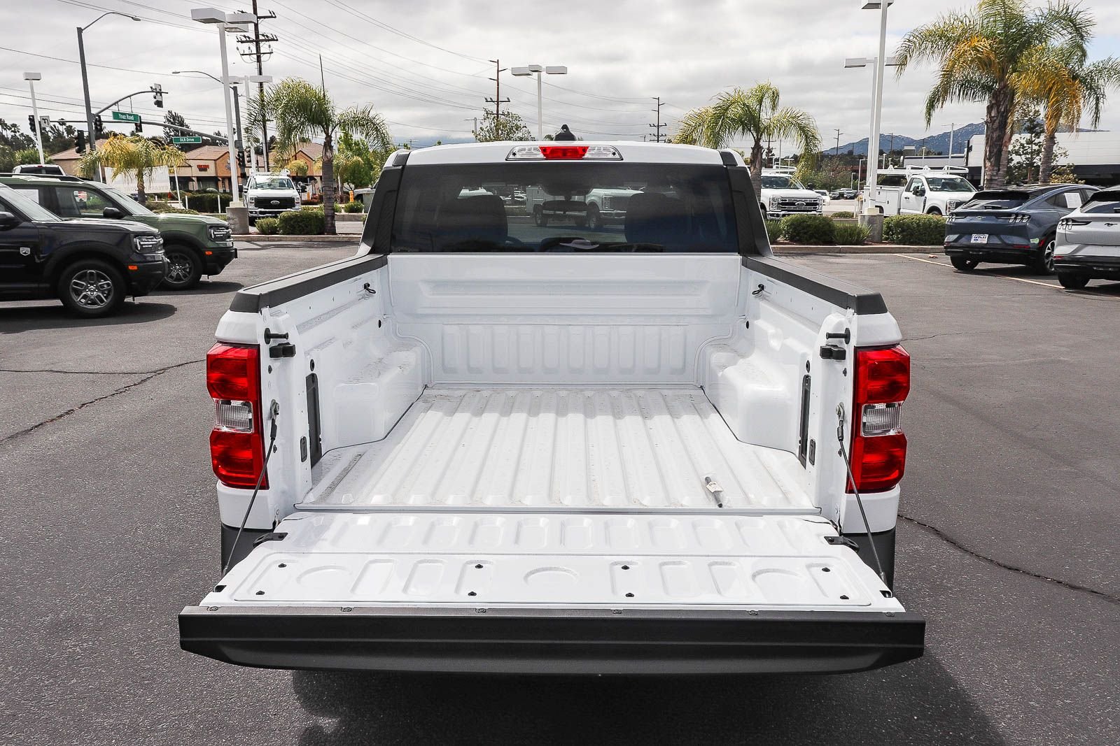 New 2026 Oxford White Ford XL image 27