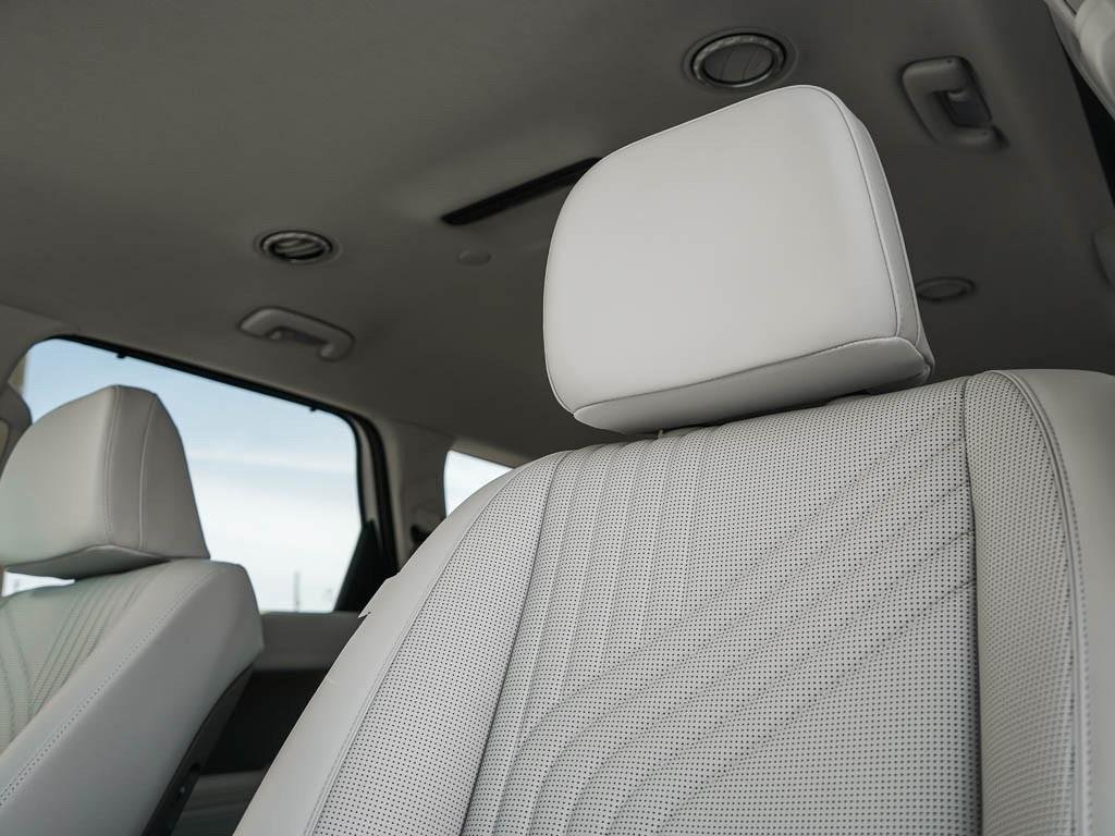 New 2026 Abyss Black Pearl Hyundai SEL 8P AWD image 48