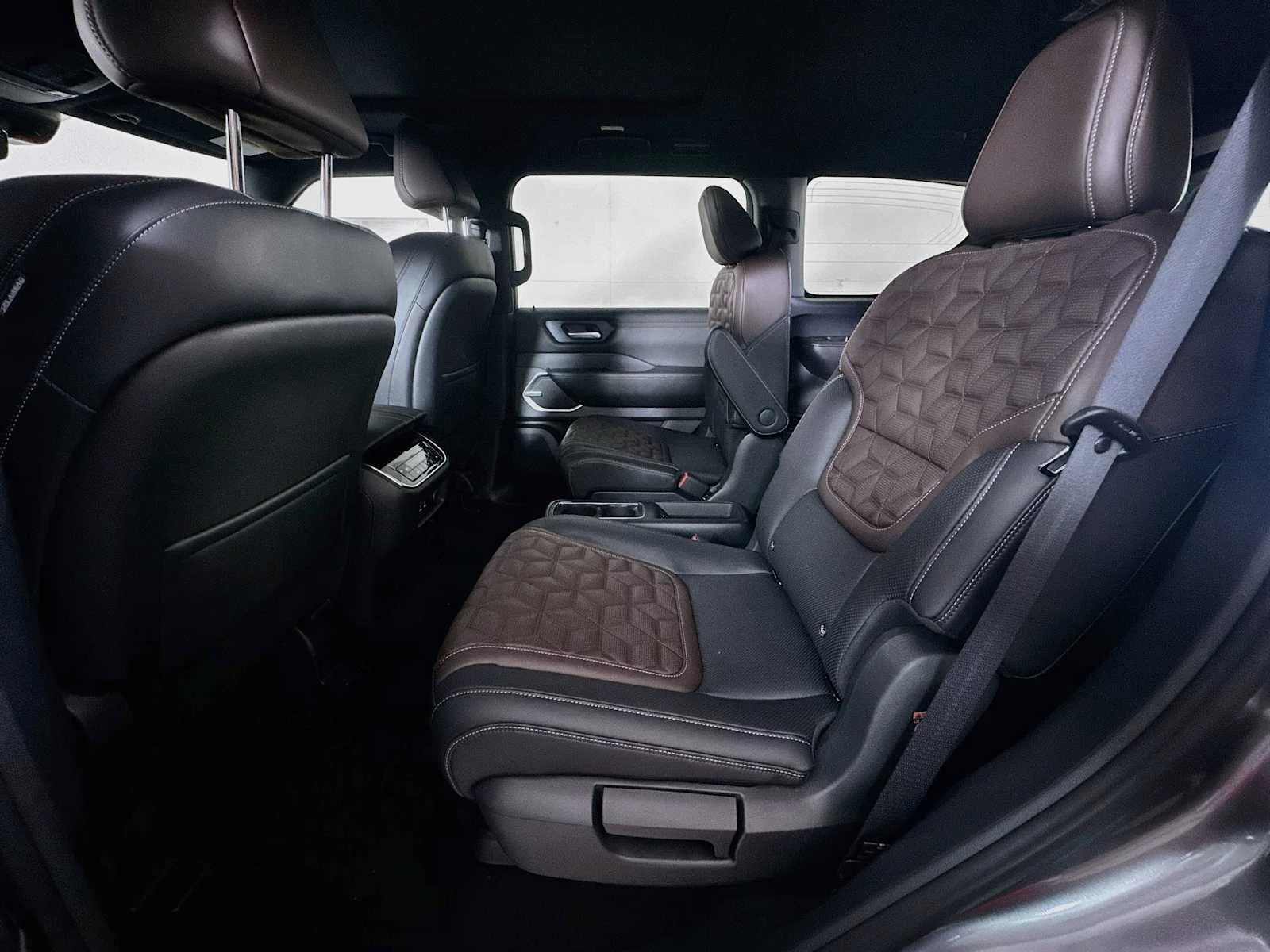 New 2026 Gun Metallic Nissan Platinum image 5