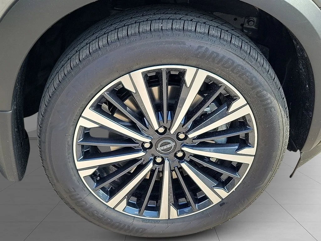 New 2026 Gun Metallic Nissan Platinum image 7
