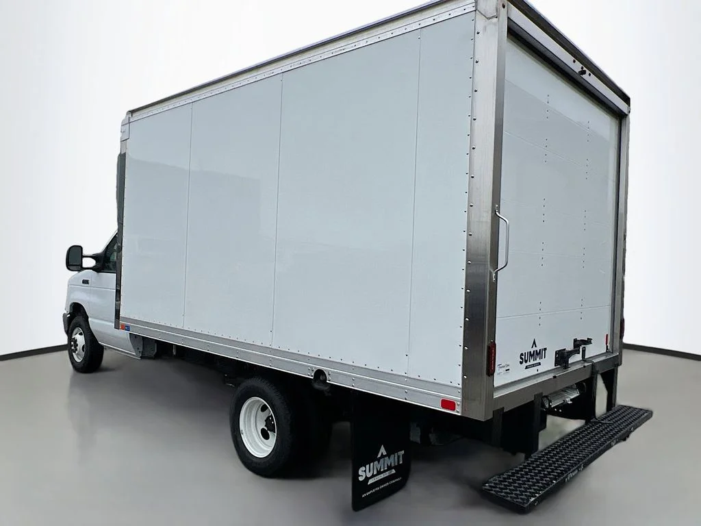 2025 Ford E-Series Cutaway Base - Photo 10