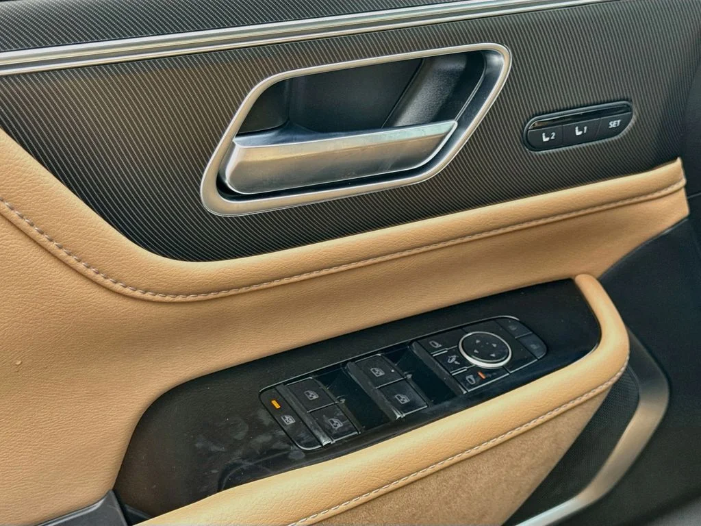 New 2027 BLACK OBSIDIAN INFINITI Luxe 2WD image 18