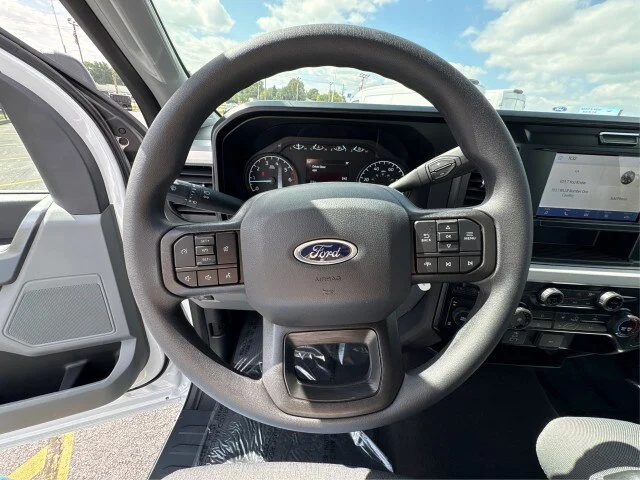 New 2026 Oxford White Ford F-250® XL image 34