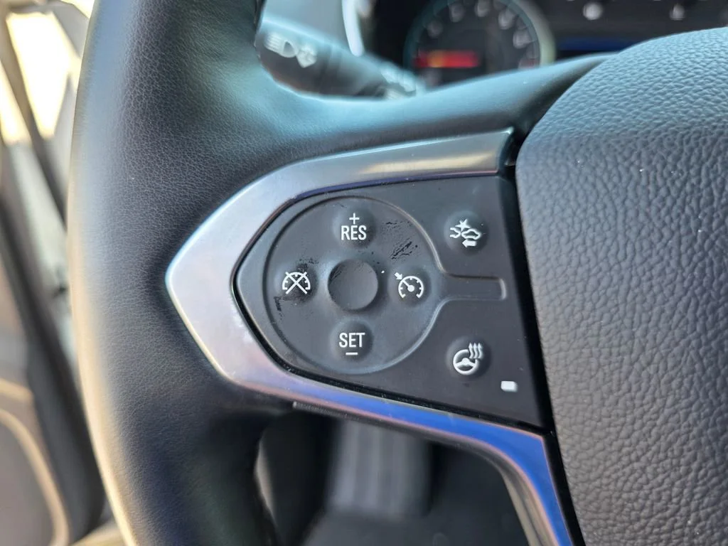 Used 2023 Iridescent Pearl Tricoat Chevrolet LT Leather image 24