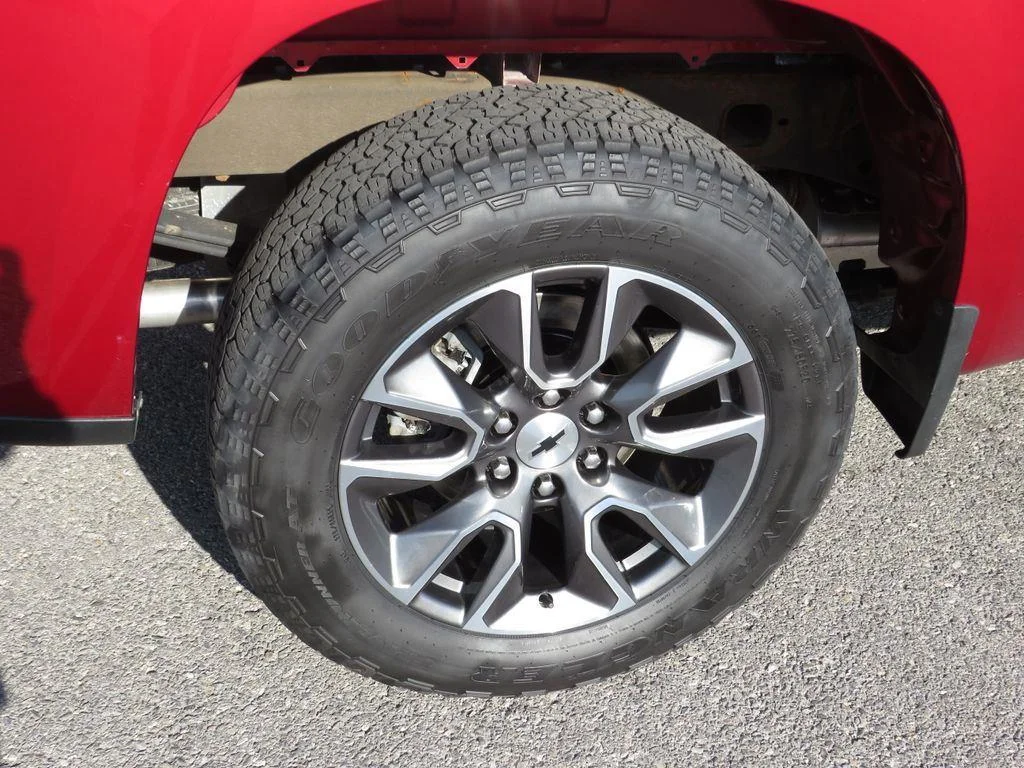 Used 2023 Radiant Red Tintcoat Chevrolet RST image 9