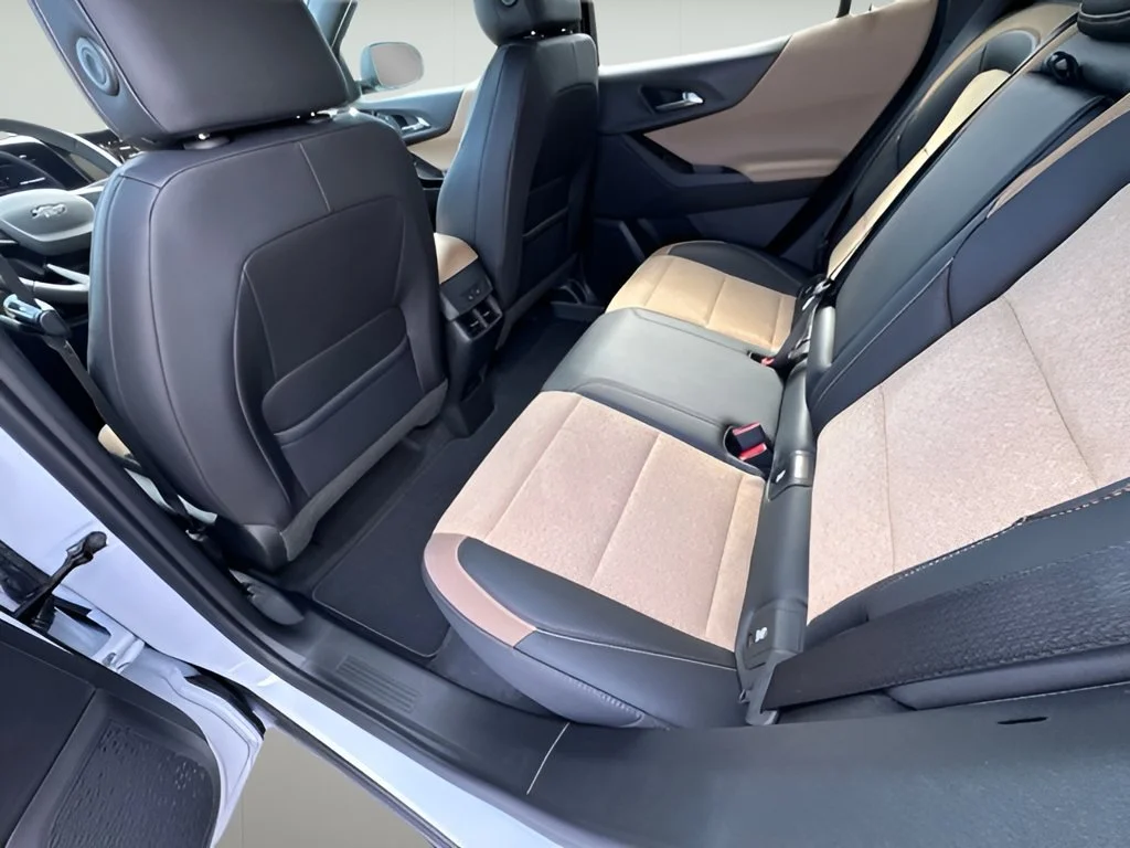 New 2027 Polar White Tricoat Chevrolet ACTIV image 19