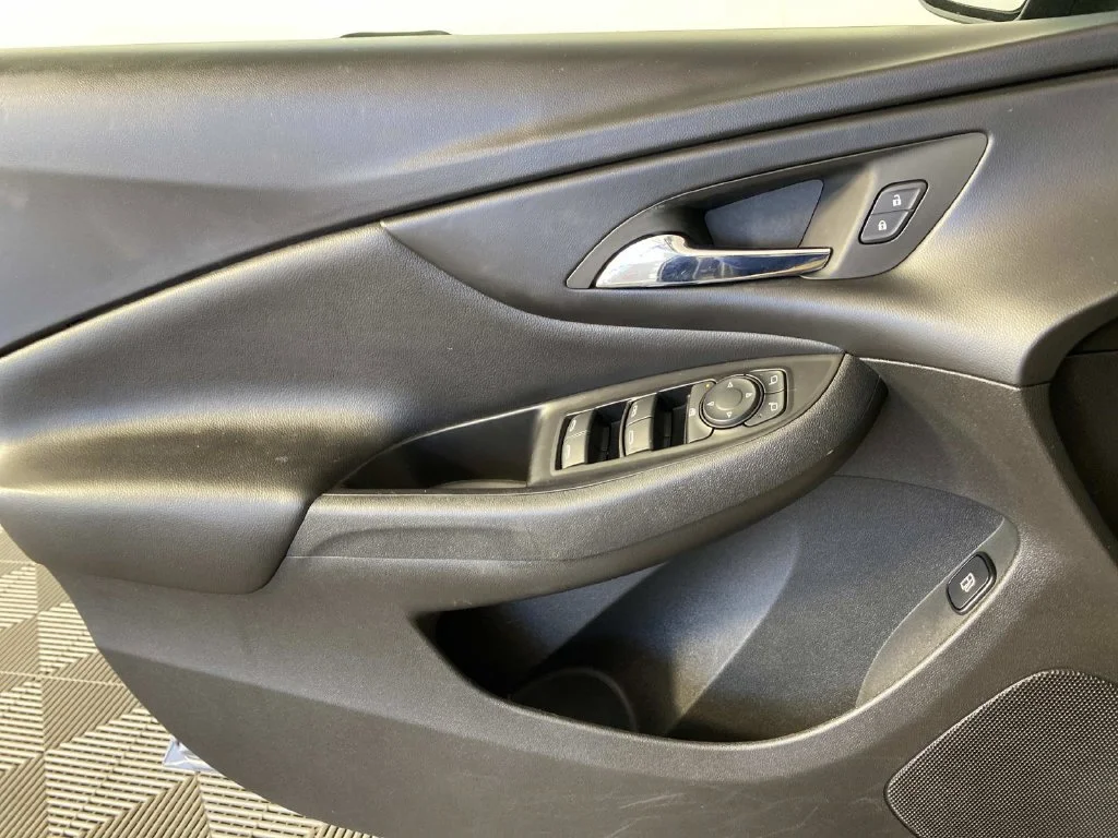 Used 2018 Steel Metallic Chevrolet LT image 22