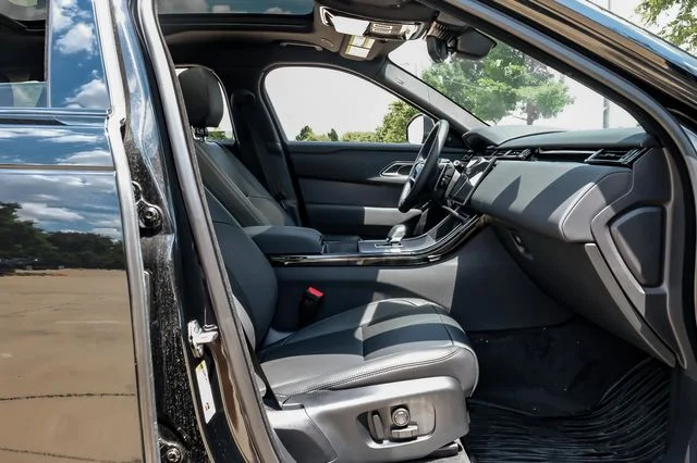 Certified Used 2025 Black Land Rover Dynamic SE image 38
