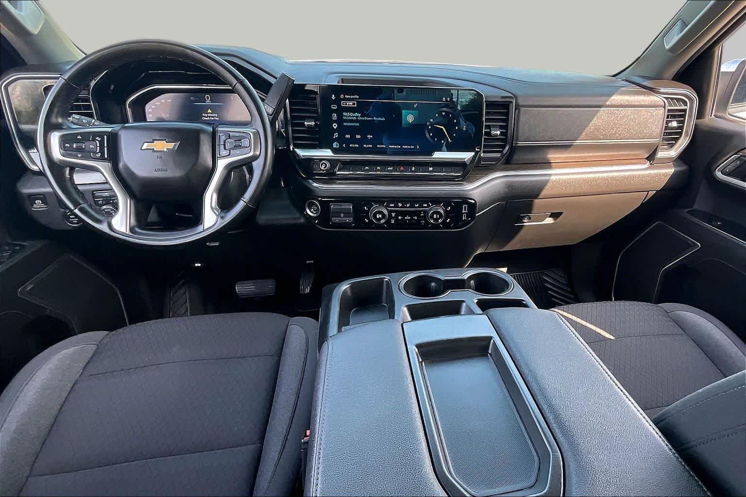 Used 2025 Summit White Chevrolet LT image 14