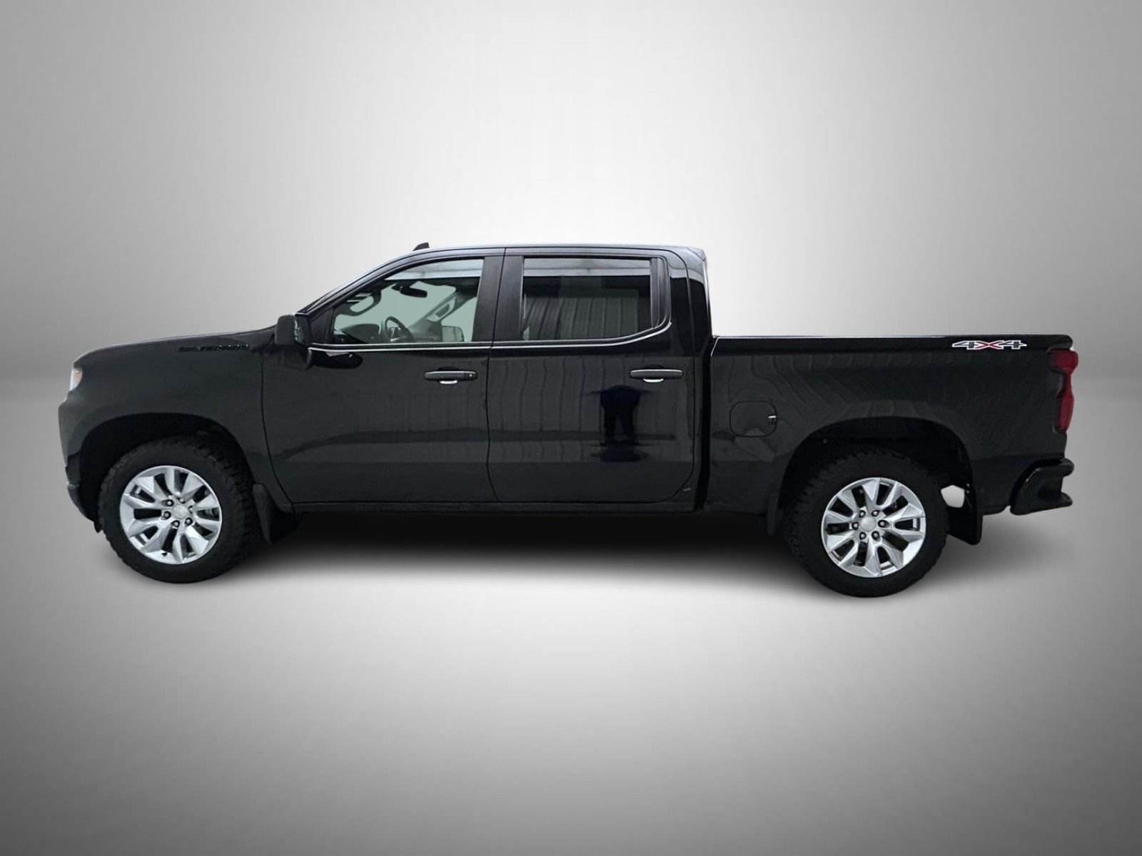 Used 2021 Black Chevrolet Custom image 8