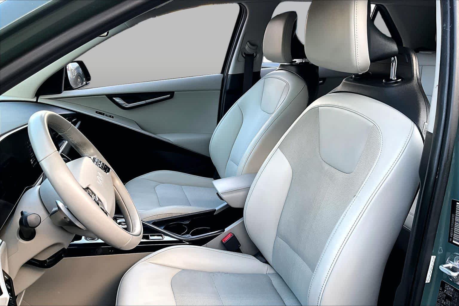 Pre-Owned 2023 Kia Niro EV Wind